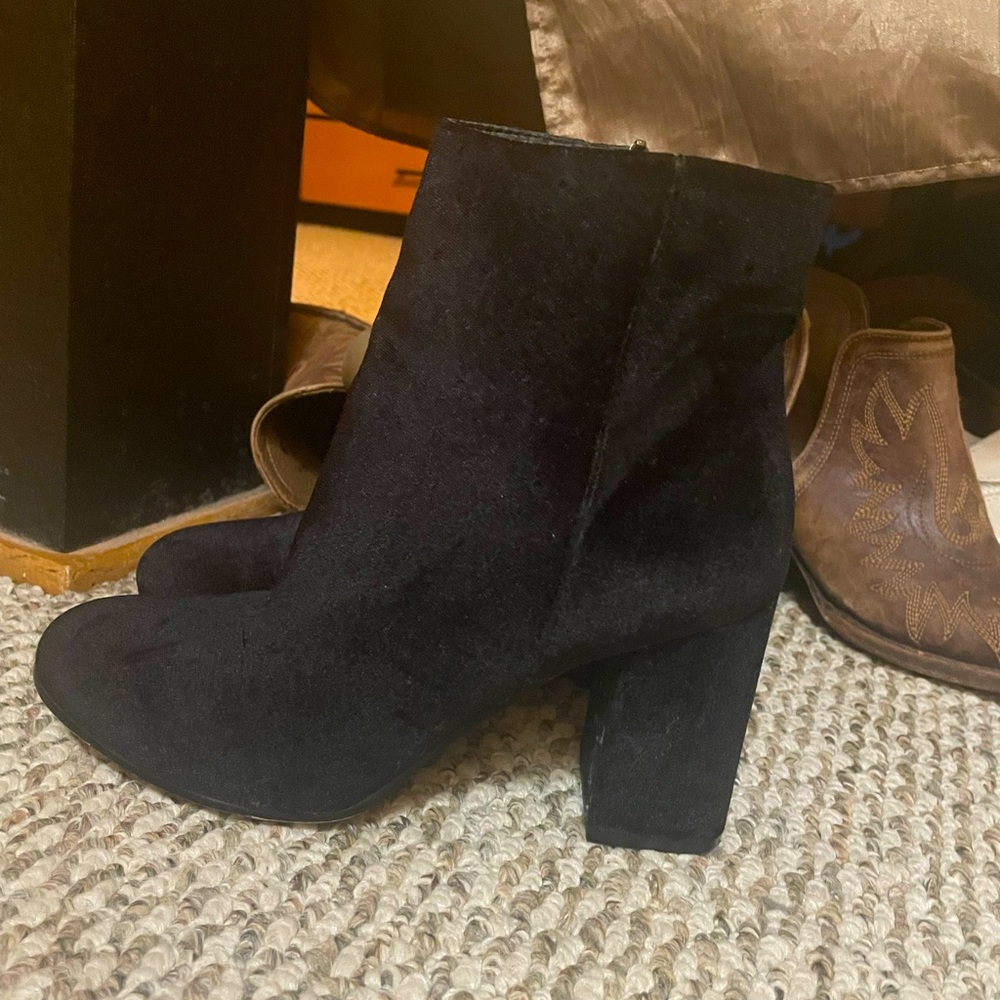 Women’s boots size 7.5
